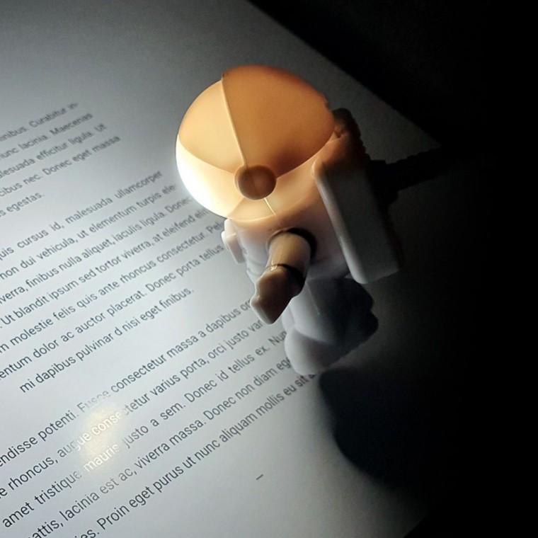 조명등 북라이트 무드등 독서등 조명 우주인 스탠드 USB 야간 학생 침대