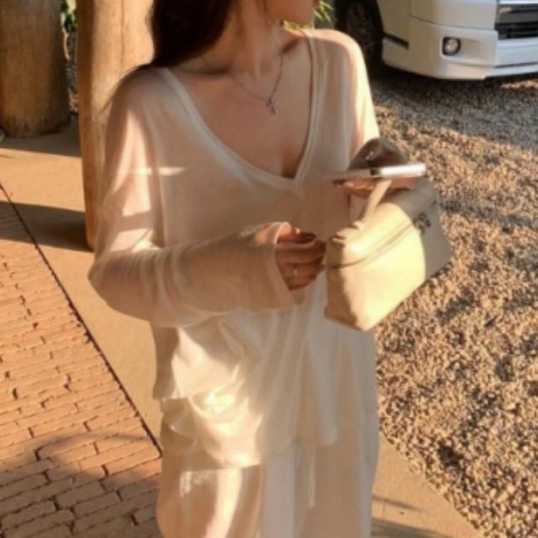 화이트 시스루 브이넥 긴팔 면 티셔츠 시스루티 루즈핏긴팔티