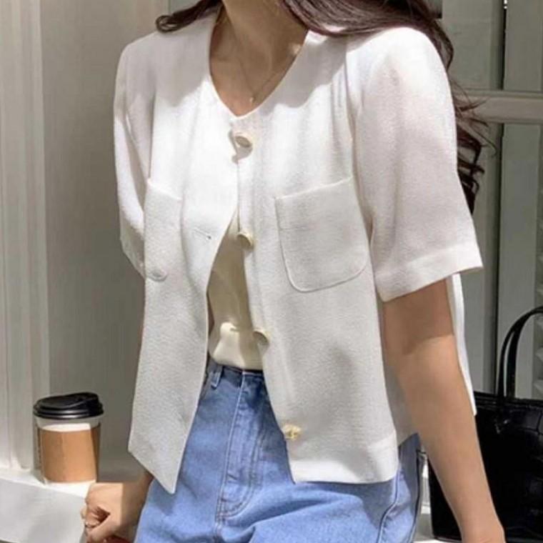 여름 여자 하객룩 외출 노카라 투포켓 반팔 자켓