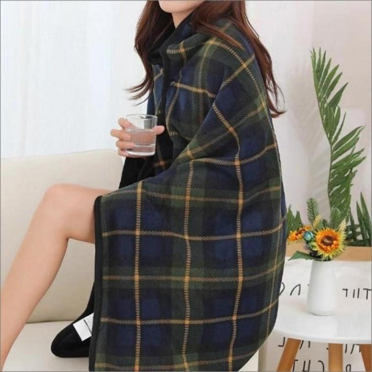 똑딱이 담요 극세사 무릎담요 대형 겨울 체크 망토 블랭킷 사무실 캠핑 차량 차박 카페 수험생 여행