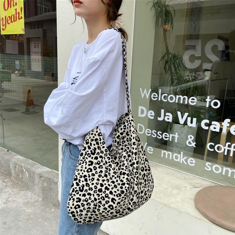 레오파드 에코백 여성가방 호피 빅사이즈 숄더백 여행 데일리 쇼퍼백 꽃무늬 화장품 파우치 미니크로스백