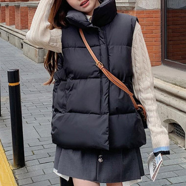 여성 루즈핏 하이넥 패딩조끼 겨울 데일리 코디