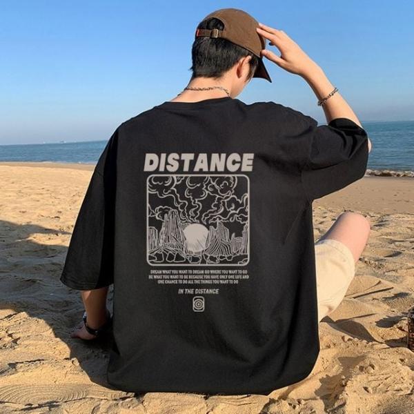 백 프린팅 DISTANCE 풍경 레터링 그래픽 오버핏 블랙 남성 반팔 티셔츠